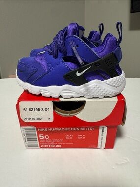 Nike Huarache Run Athletic Sneakers with Box